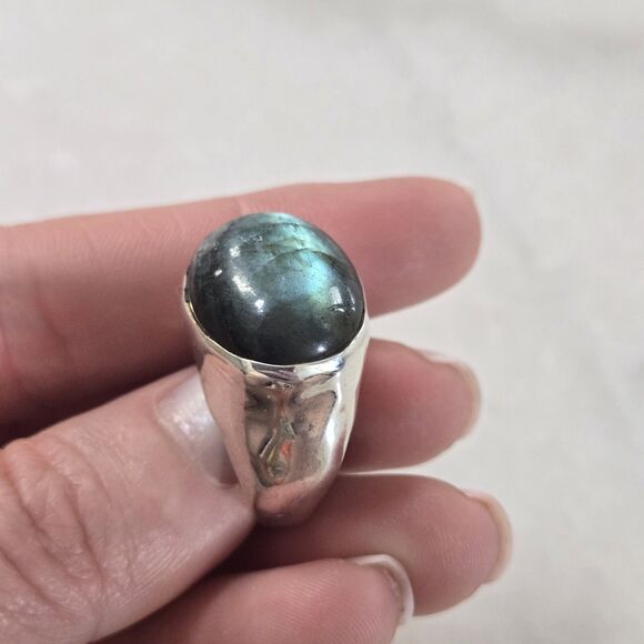 Silver 925 Hand Made Labradorite Blue Oval Large Hammered Band Ring Size 6.5 - Picture 1 of 12